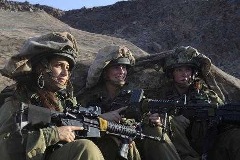Young female IDF field intelligence soldiers, 2011 (credit – Israel Defence Forces)