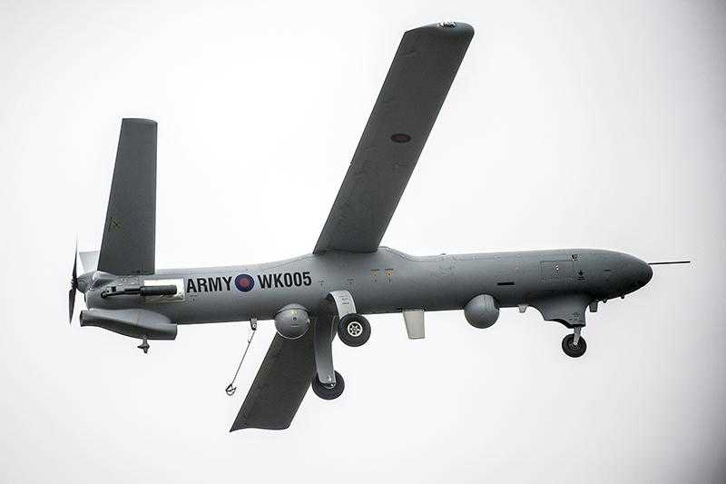 Un dron Watchkeeper 450 en vuelo. Crédito: disponible en http://www.defenceimagery.mod.uk para reutilizar bajo una licencia gubernamental abierta (OGL, por sus siglas en inglés).