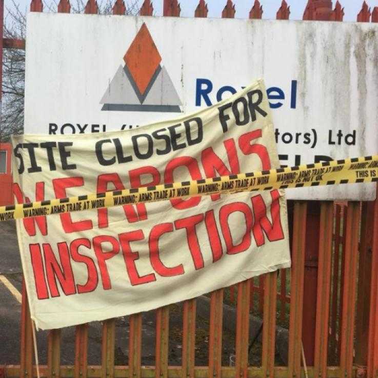 Bannière "Site fermé pour l'inspection des armes"